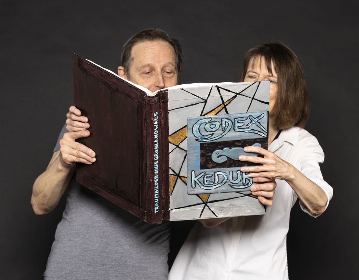 Künstler:innen-Duo liest im Buch