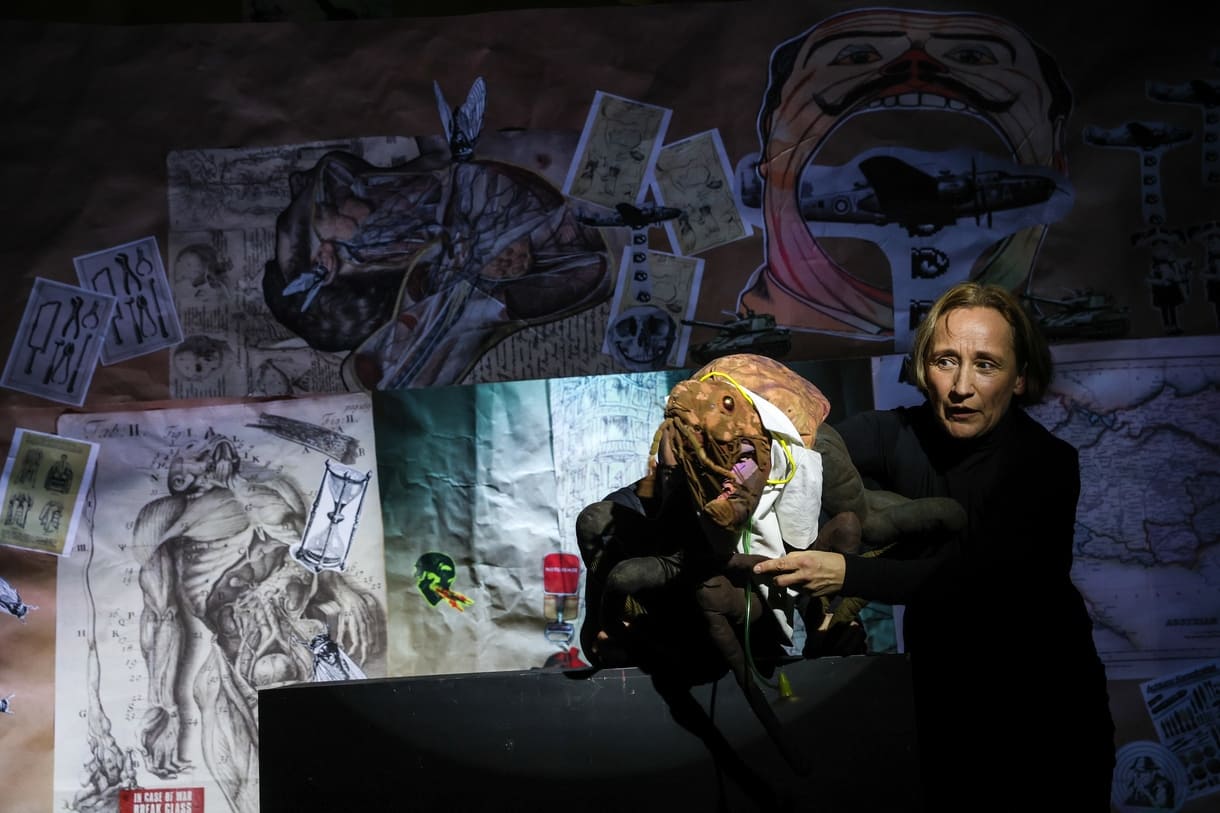 Szenenfoto aus dem Figurentheaterstück 