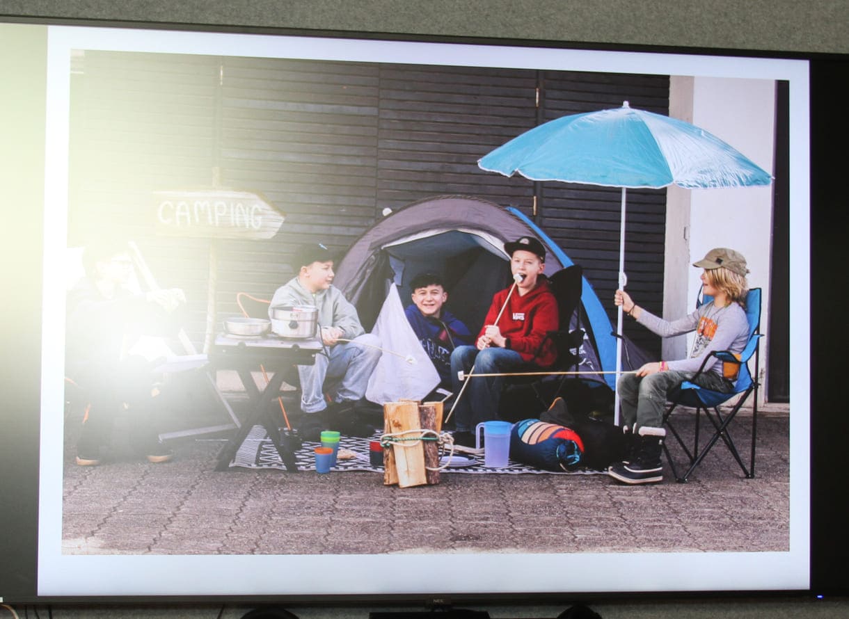 Bilder aus dem U12-hauptpreisprojekt "12,5 Quadratmeter - Platz für ein Auto, oder..."