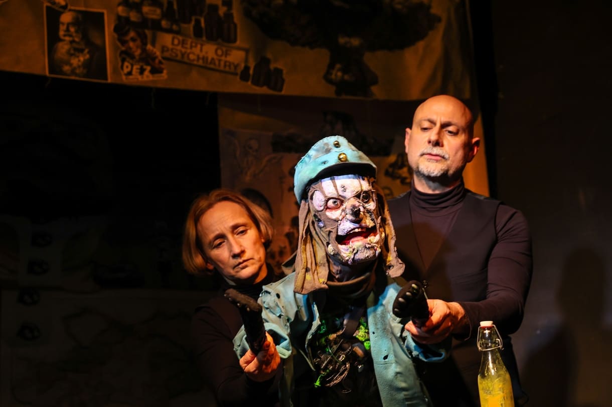 Szenenfoto aus dem Figurentheaterstück 