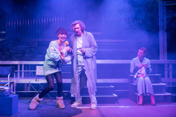 Szenenfoto aus "Radio Goo Goo" im Wiener Kosmos Theater