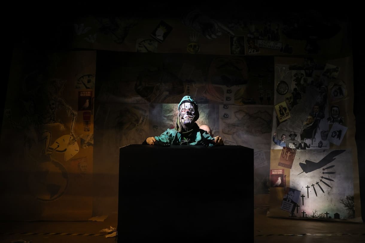 Szenenfoto aus dem Figurentheaterstück 