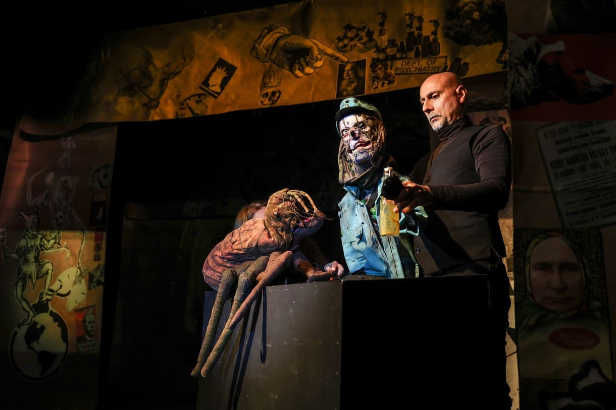 Szenenfoto aus dem Figurentheaterstück 