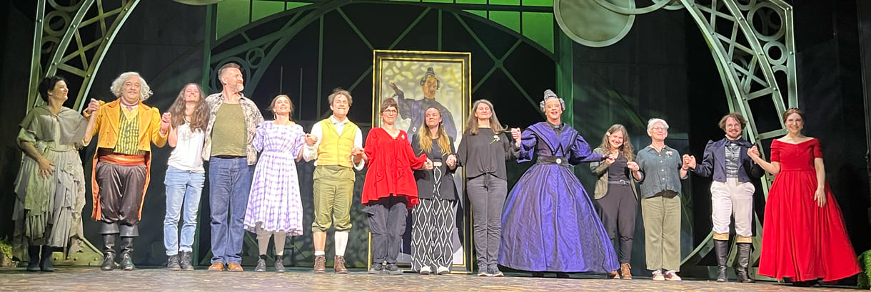 Jubel für das Schauspiel-Ensemble sowie das Team hinter den Kulissen - von der Regie über Bühnenbild und Puppenbau bis zu Kostümbild von 