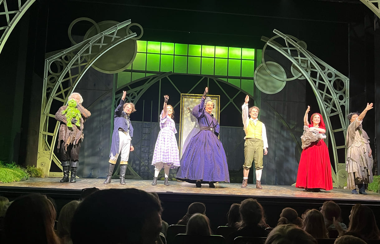 Jubel für das Schauspiel-Ensemble von 