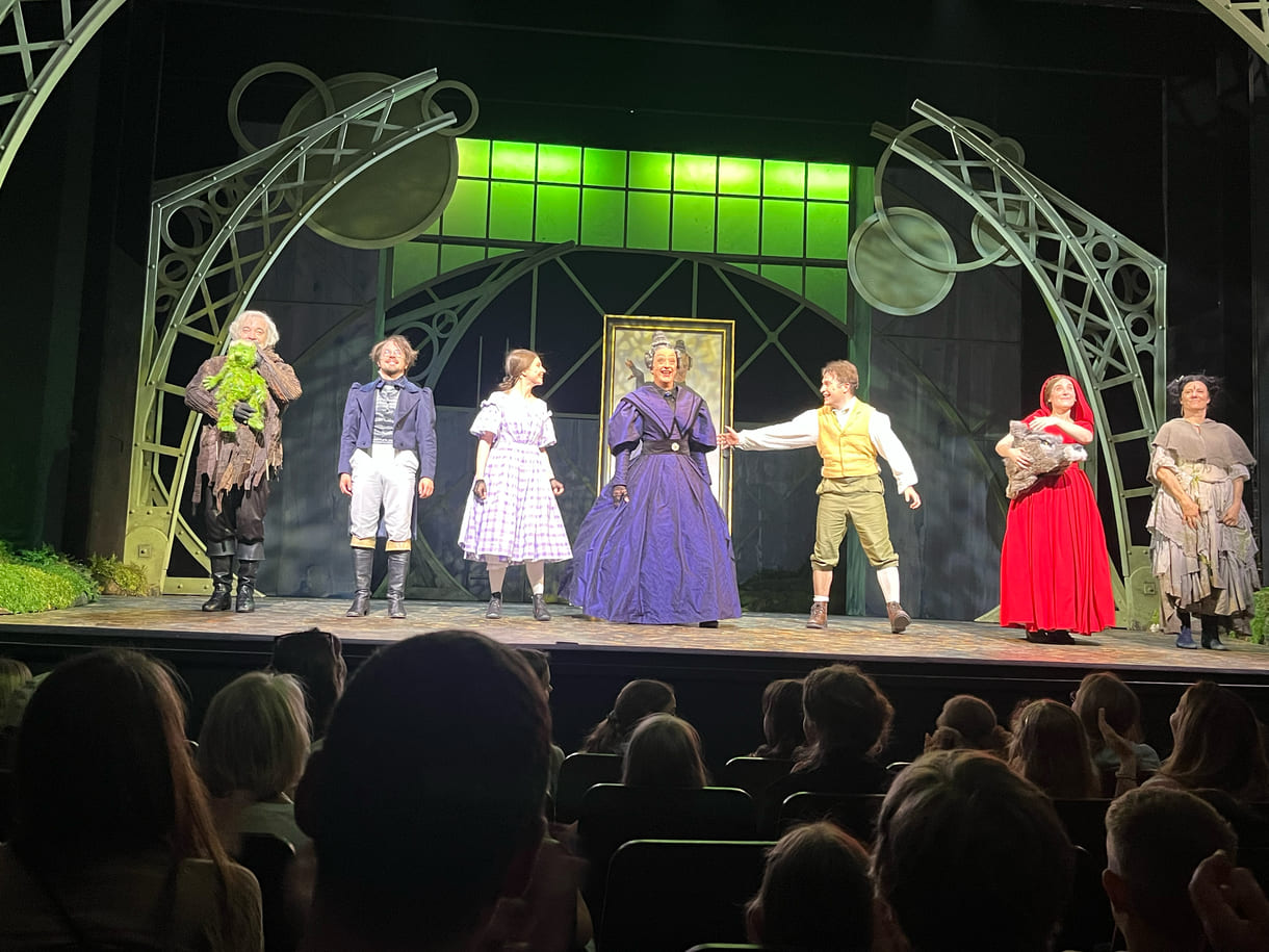 Jubel für das Schauspiel-Ensemble von 