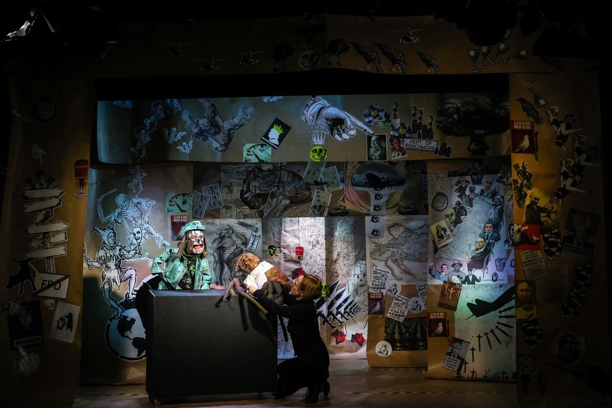 Szenenfoto aus dem Figurentheaterstück 