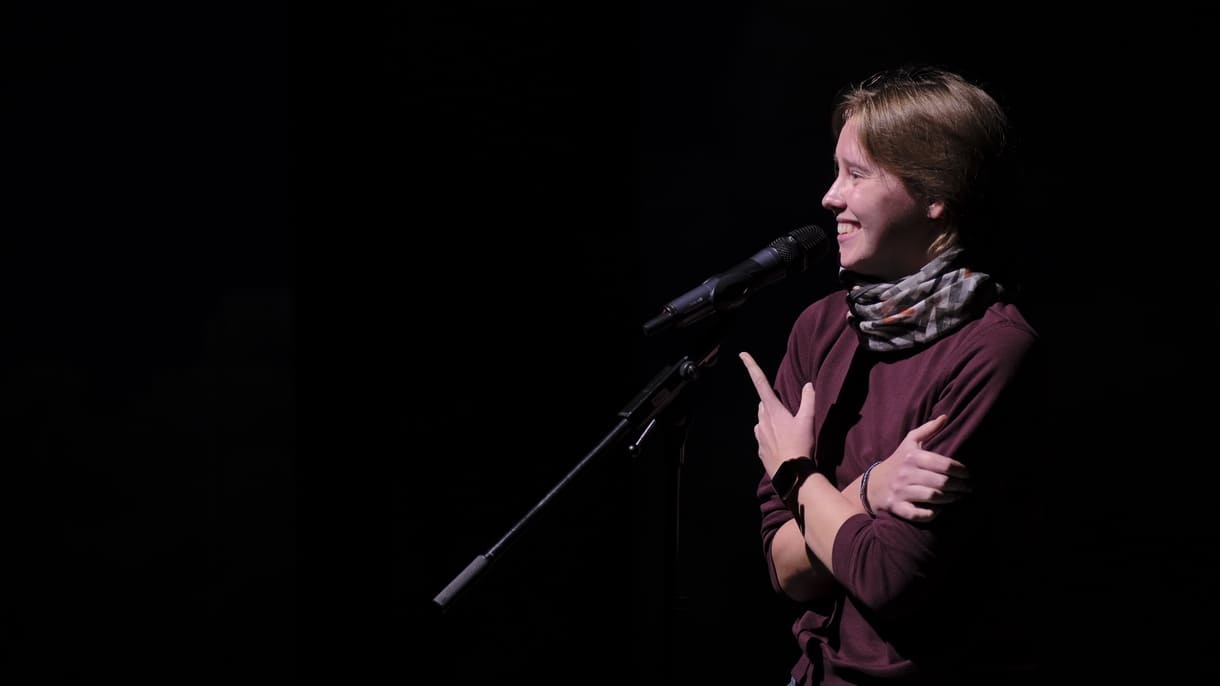 Anja Knafl vertrat Kärnten bei der U20-Poetry-Slam-Meisterschaft im Dschungel Wien