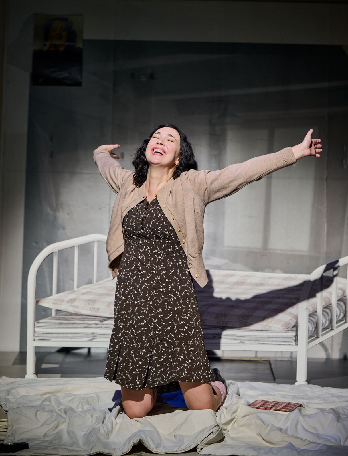 Gesangs-Solistin Olivia Warburton in der Oper "Das TAgebuch der Anne Frank"