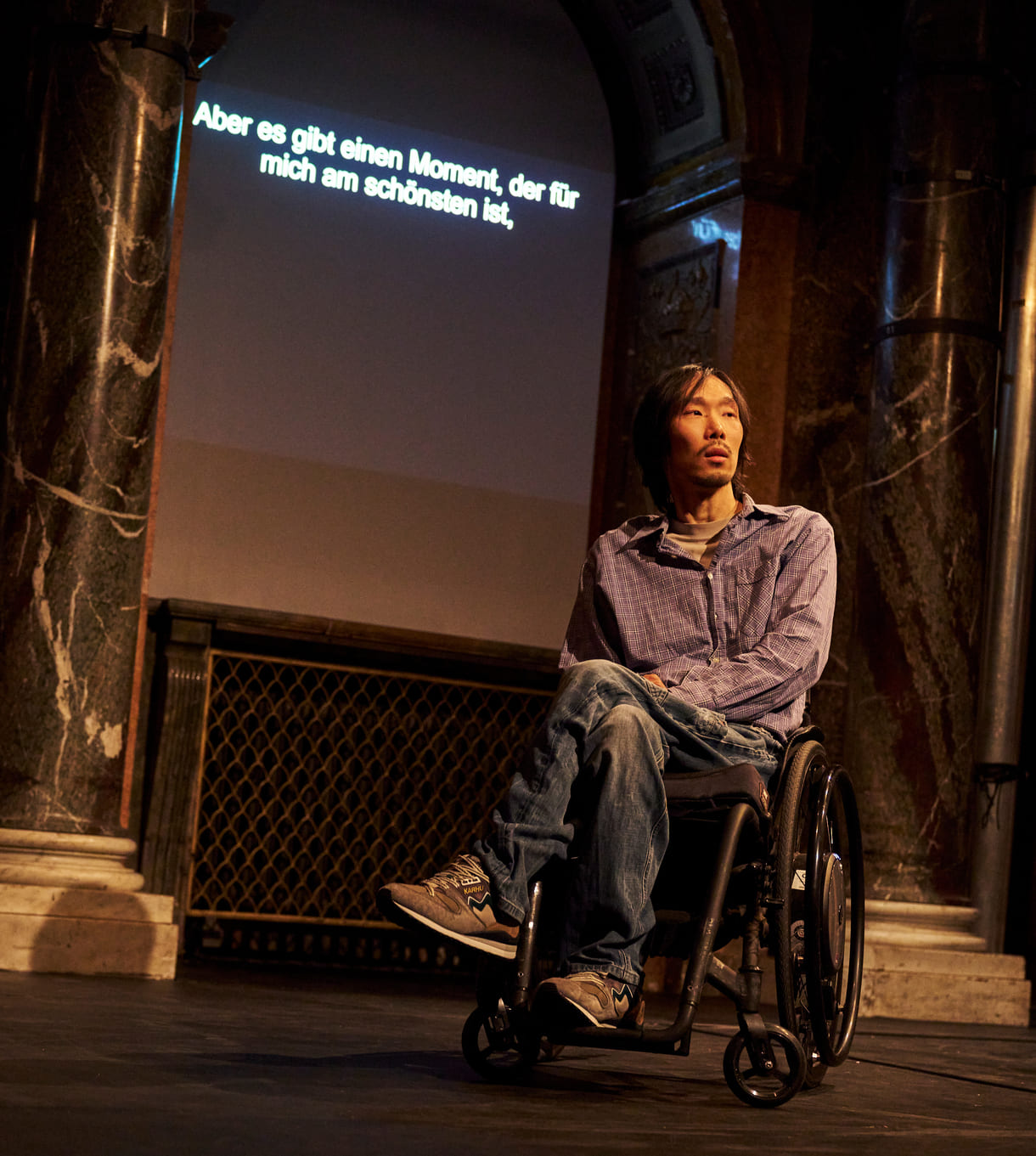 Szenenfoto aus der Abschluss-Perfromance des inkulsiven Projekts 