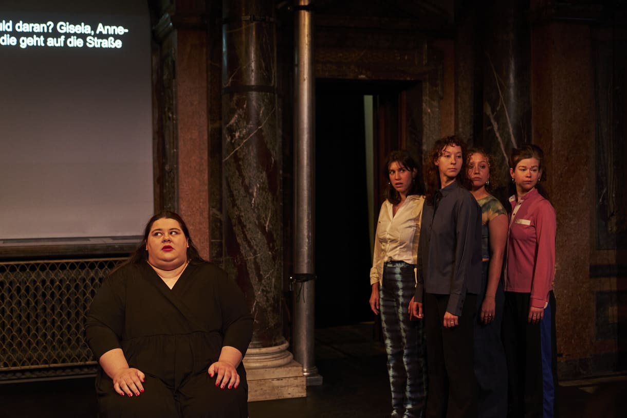 Szenenfoto aus der Abschluss-Perfromance des inkulsiven Projekts 