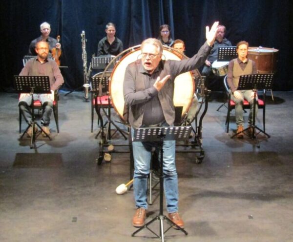 Szenenfoto aus "Friede den Hütten! Krieg den Palästen" - visuelles Musiktheater von ARBOS