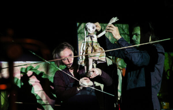 Szenenfoto aus "Circus Archetypus" im Wiener Schubert Theater