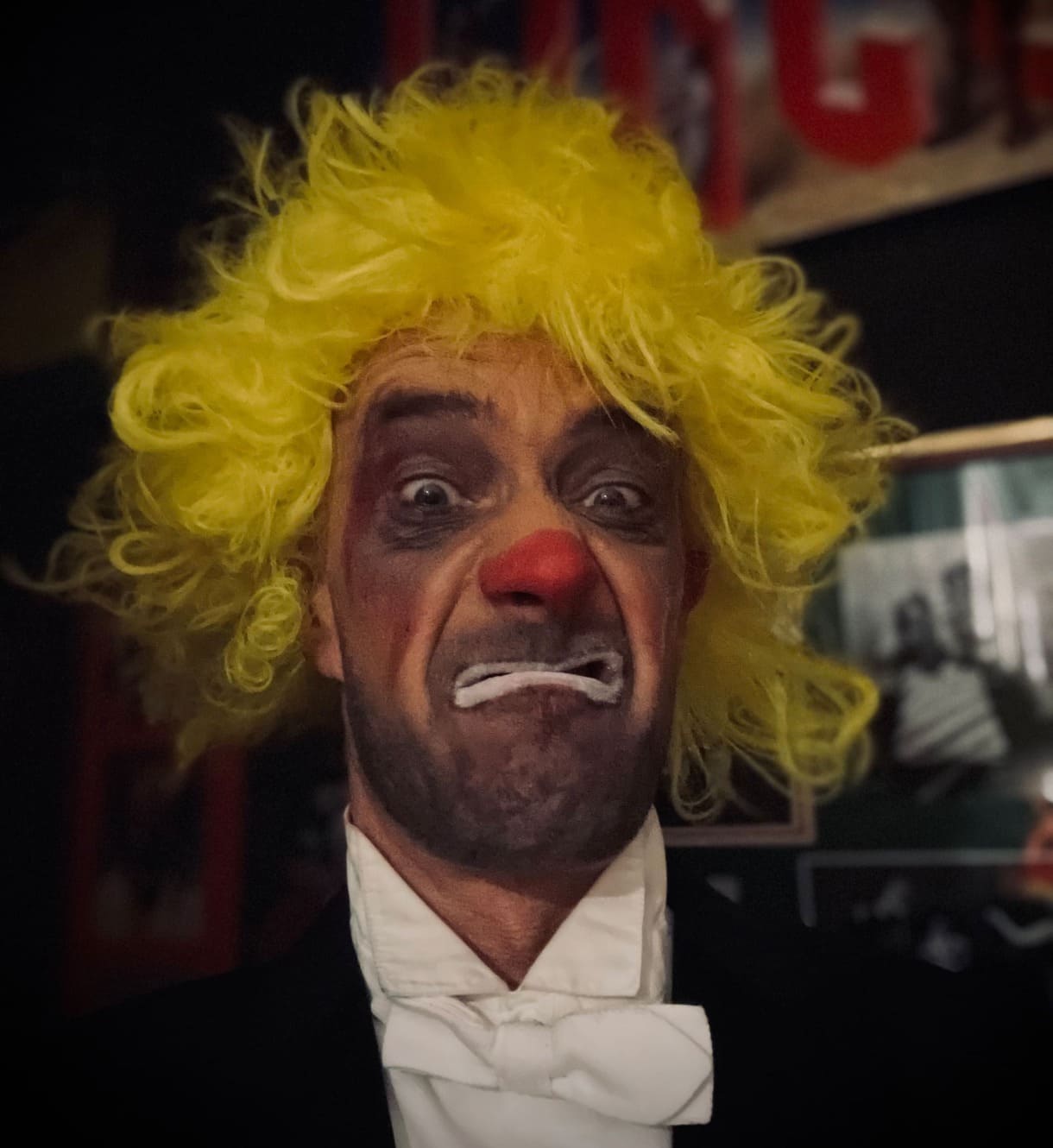 Liam Fool, der seinen Kopf auch in die Kiste steckt