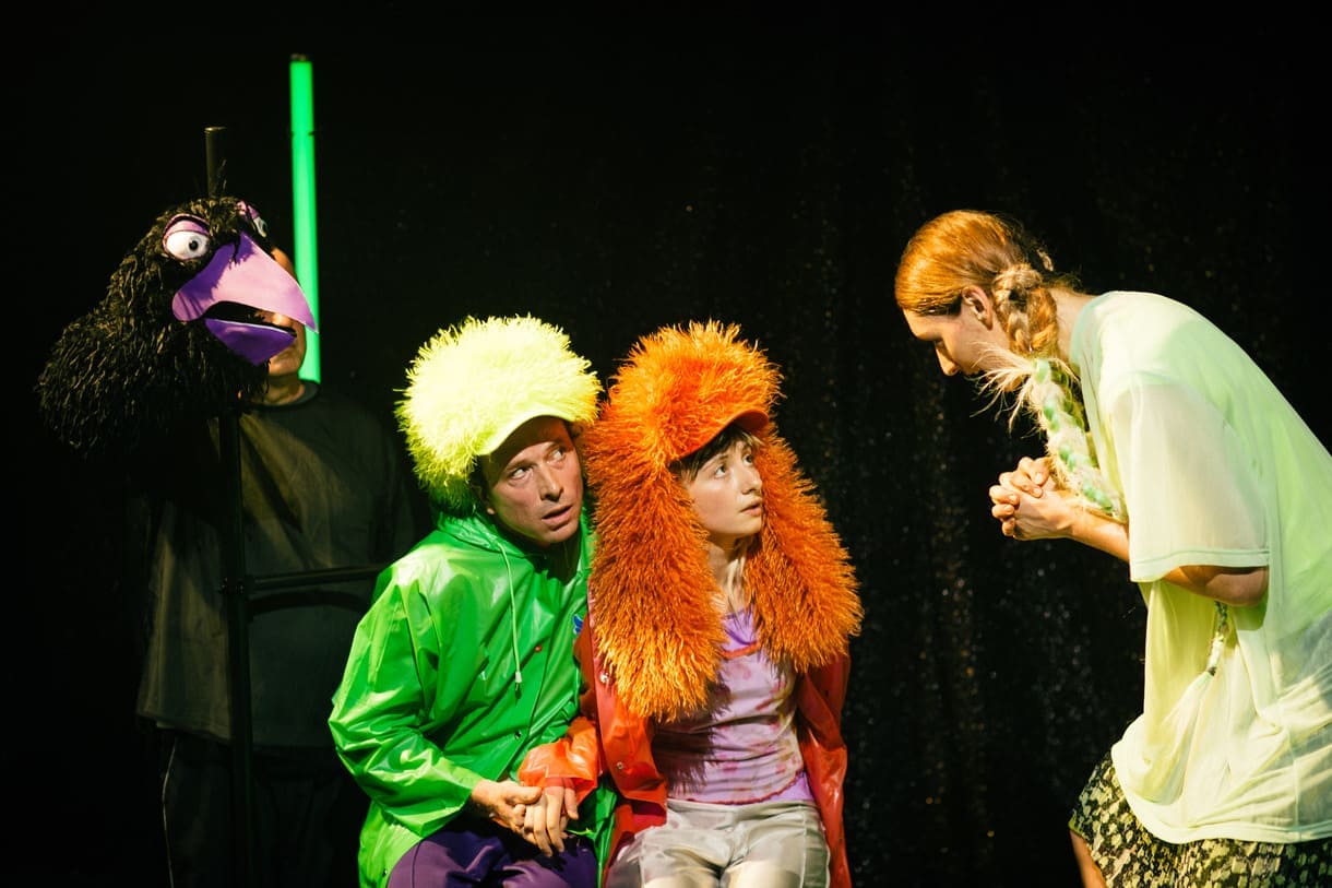 Szenenfoto aus "Die kleine Hexe" in der Dunkelkammer des Wiener Volkstheaters