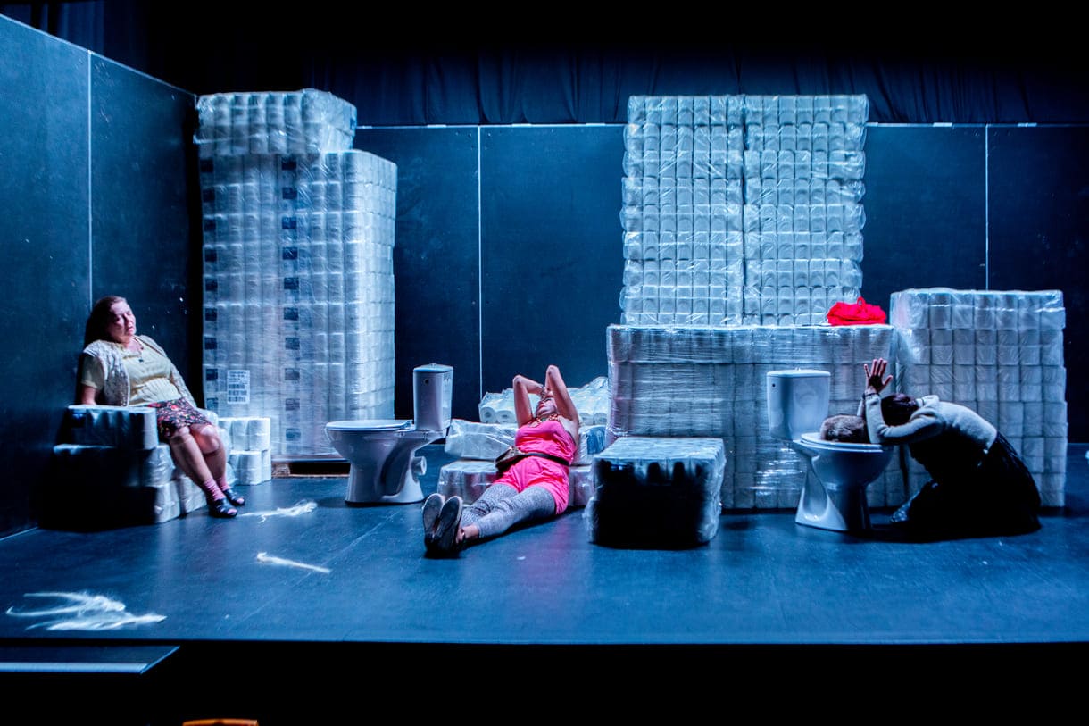 Szenenfoto aus "Die Präsidentinnen" im Theater Forum Schwechat
