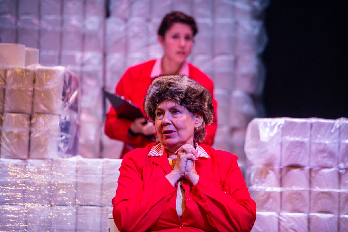 Szenenfoto aus "Die Präsidentinnen" im Theater Forum Schwechat