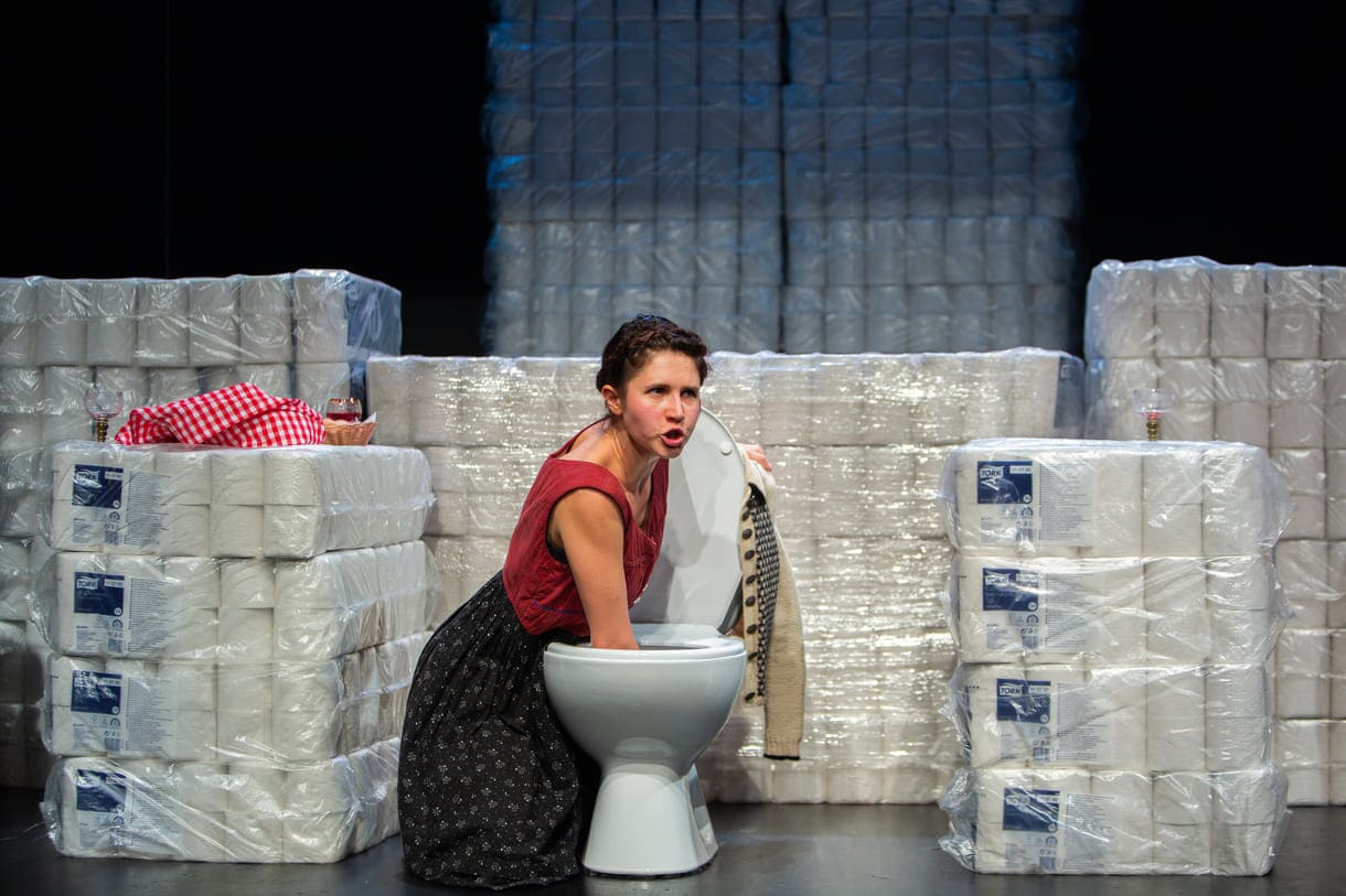 Szenenfoto aus "Die Präsidentinnen" im Theater Forum Schwechat