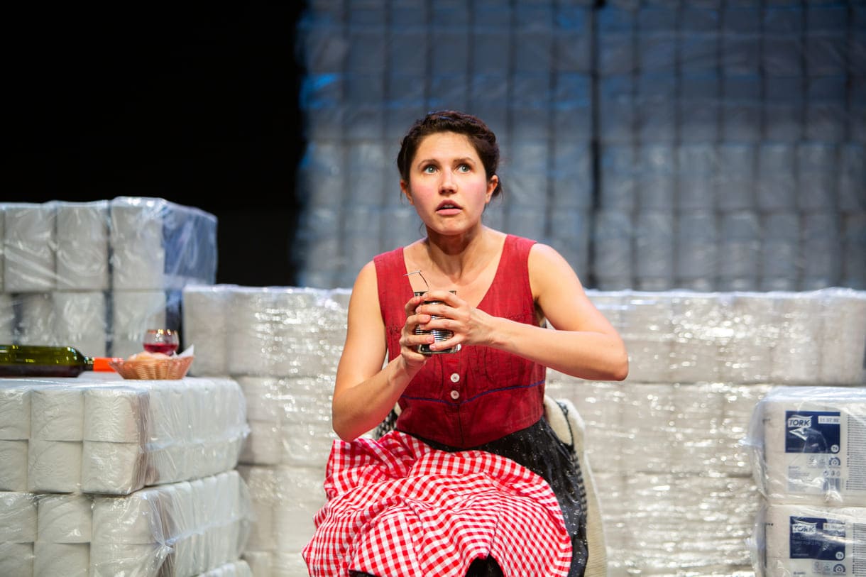 Szenenfoto aus "Die Präsidentinnen" im Theater Forum Schwechat