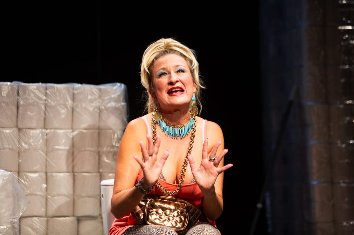 Szenenfoto aus "Die Präsidentinnen" im Theater Forum Schwechat