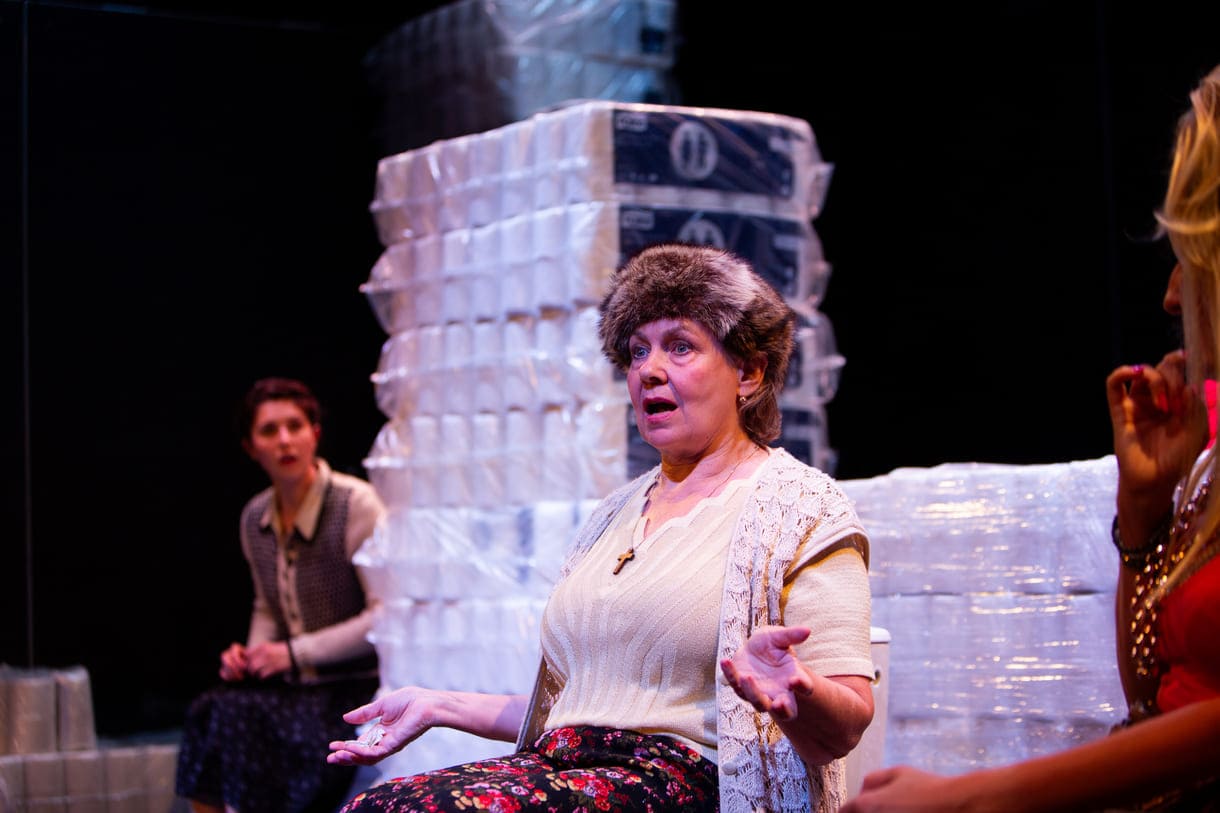 Szenenfoto aus "Die Präsidentinnen" im Theater Forum Schwechat