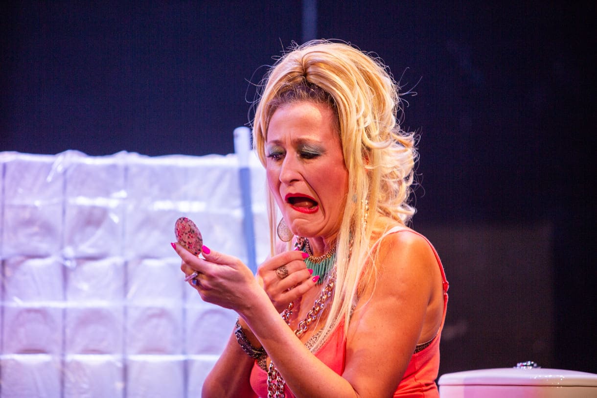 Szenenfoto aus "Die Präsidentinnen" im Theater Forum Schwechat