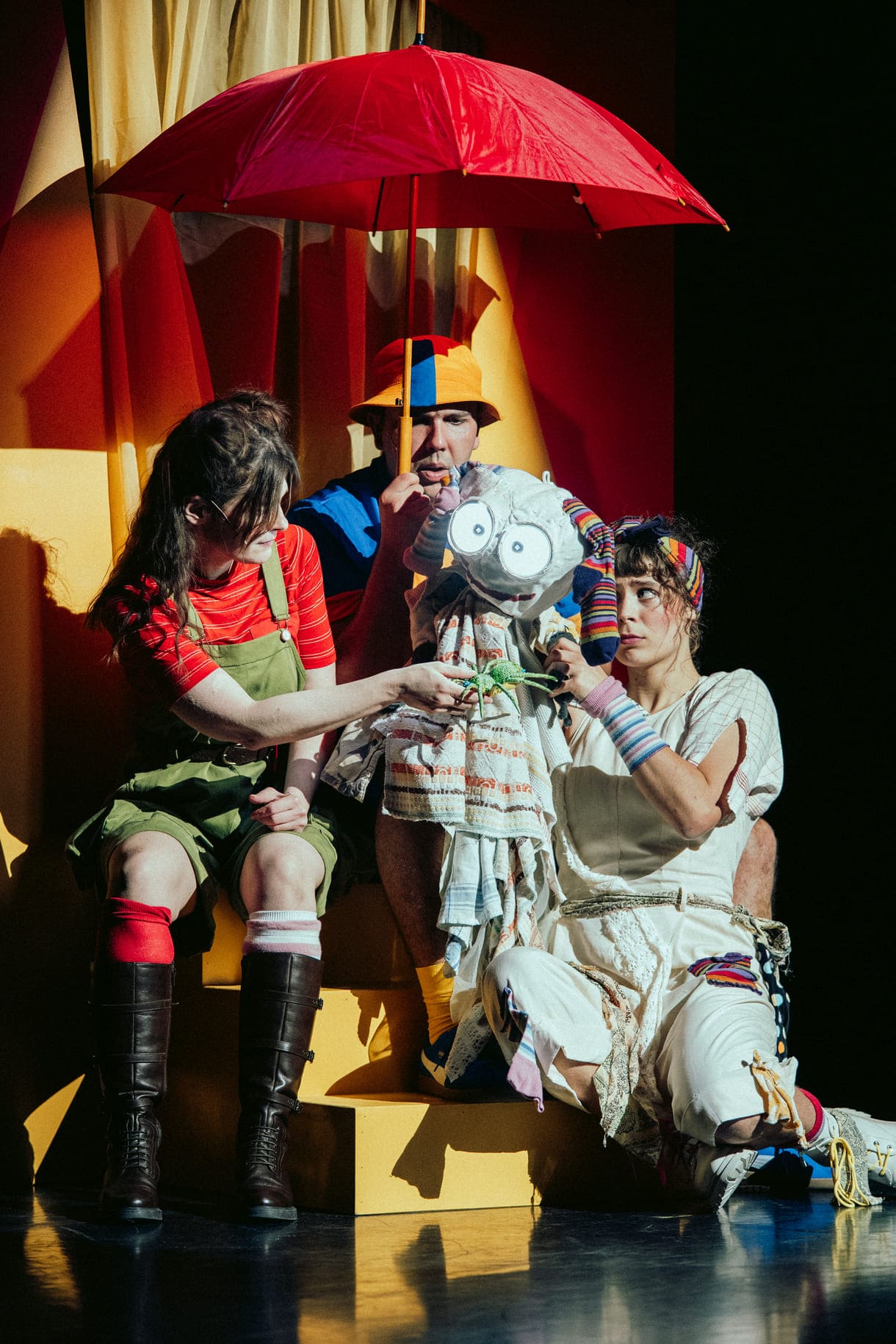 Szenenfoto aus "Die Sache mit dem Gruselwusel" von Christine Nöstlinger vom NÖ Landestheater
