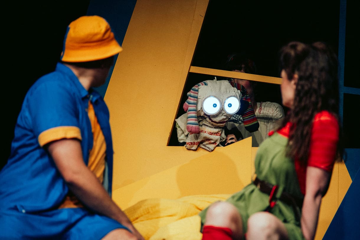 Szenenfoto aus "Die Sache mit dem Gruselwusel" von Christine Nöstlinger vom NÖ Landestheater