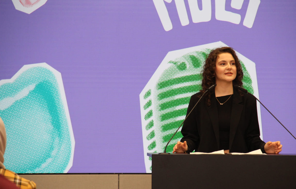 Enesa Qorri (GRG 21) wählte Albanisch zwischen dem sie mit Deutsch hin und her wechselte