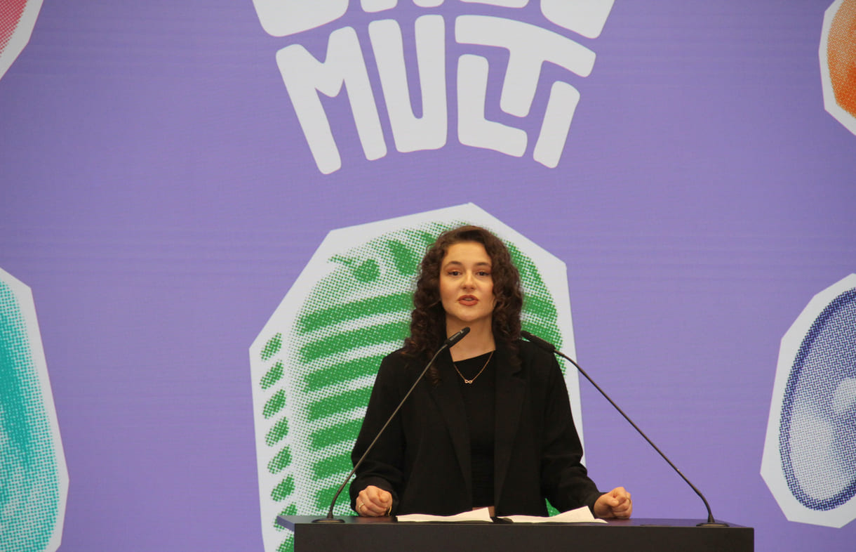 Enesa Qorri (GRG 21) wählte Albanisch zwischen dem sie mit Deutsch hin und her wechselte