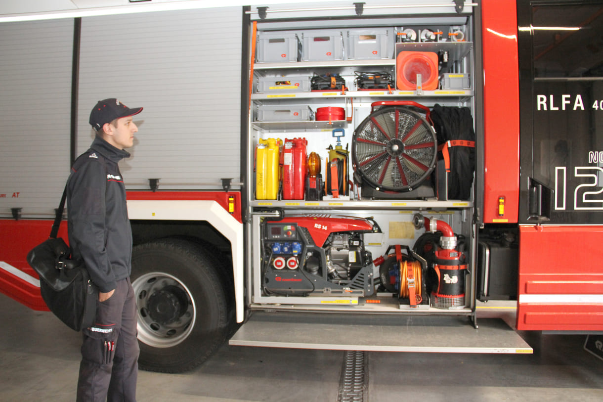 Unterschiedlichste Feuerwehr-Autos