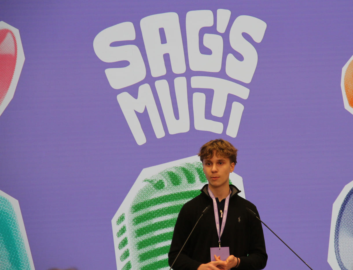 Flavio Carmignani (AHS Rahlgasse) verwendete Englisch und klarerweise ebenso Deutsch