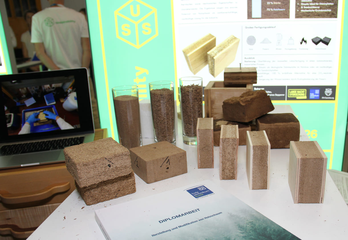Lois Oberacher und Michael Wagner tüftelten an Dämm-Material aus Holz