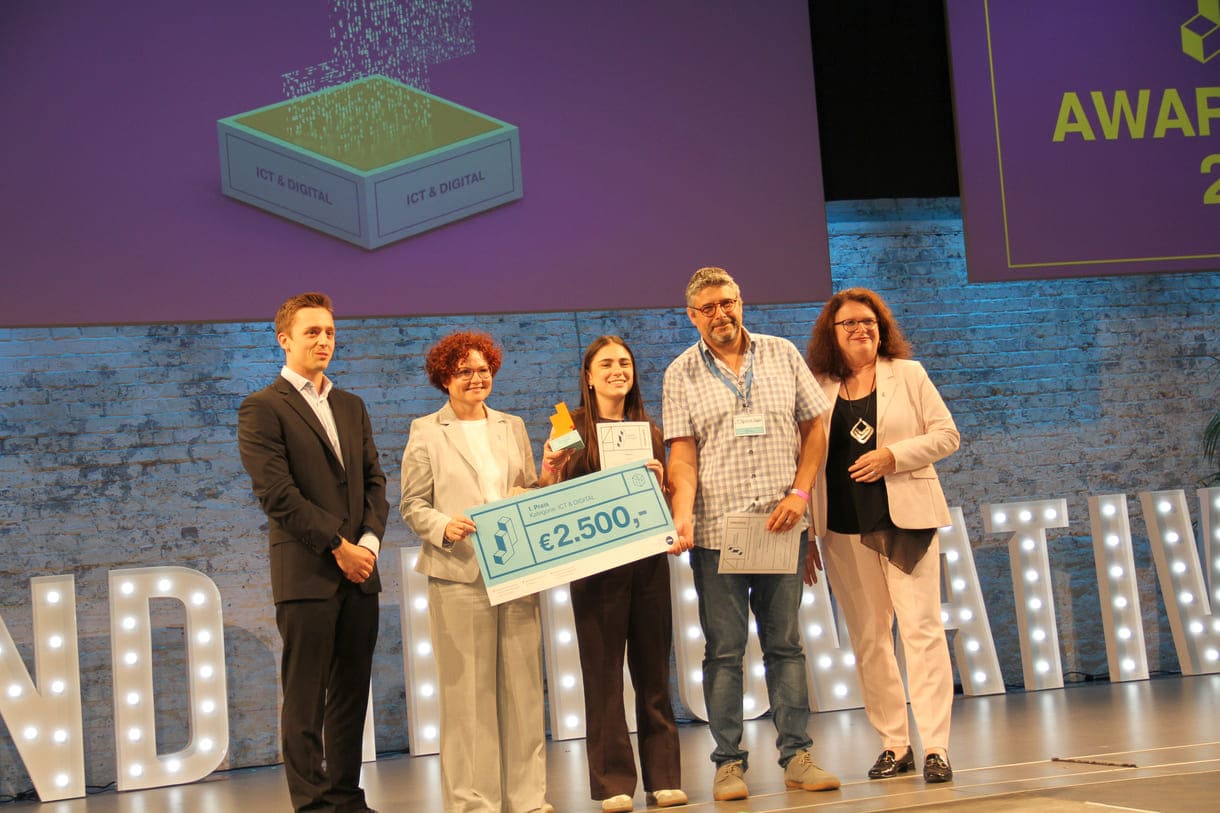 Platz 1 plus zwei Reisen - zu internationalem Bewerb und internationaler Messe für die Erfinderin des Tremo-Cups, eines Zitter-Messgerätes