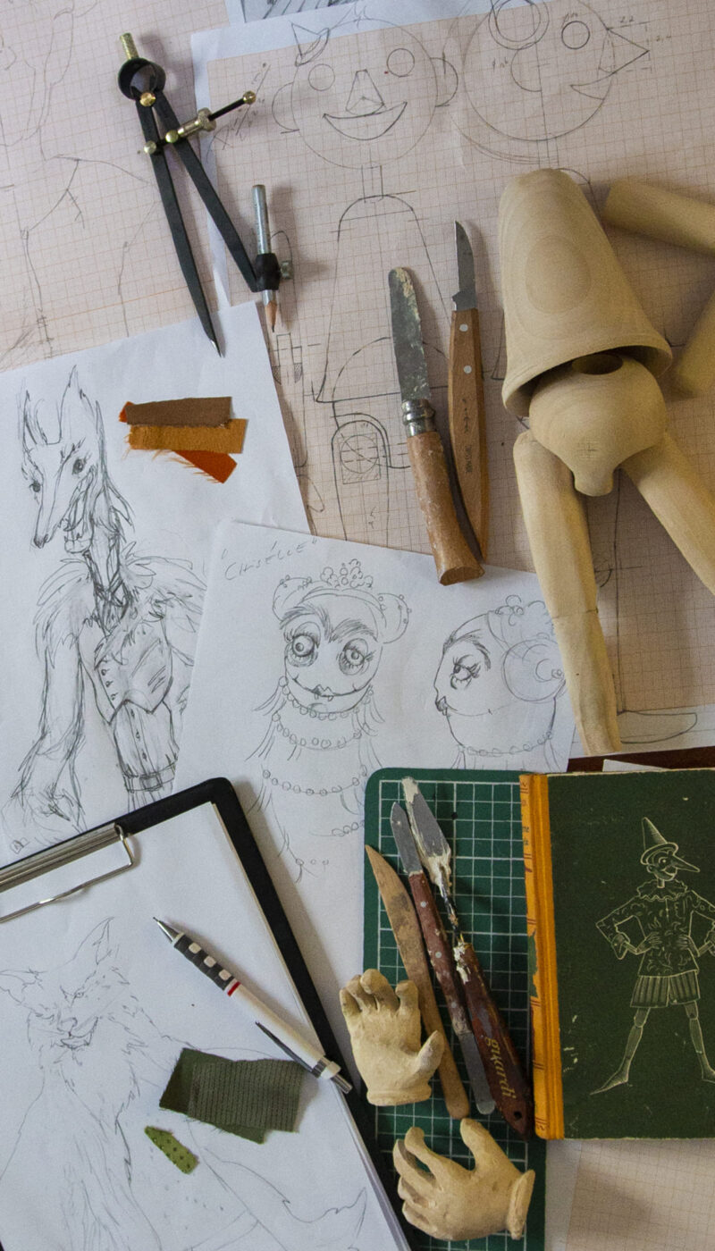 Skizzen, Werkzeuge, Teile einer der Pinocchio-Marionetten