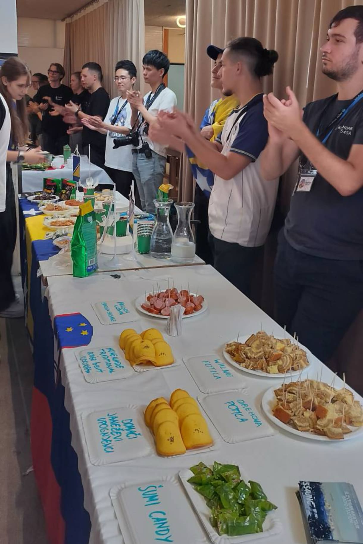 Internationales Essen am Sonntagabend