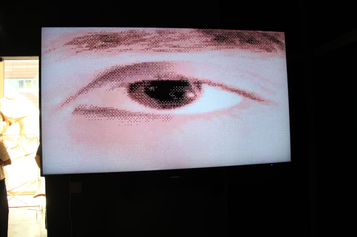 Ein Bild aus dem KI-Traum-Film "Gaussian Trip"