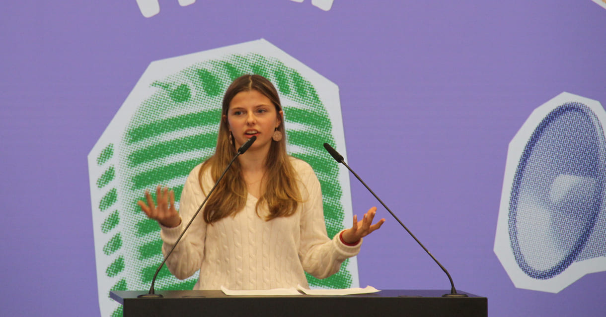 Katharina Meizer (Privates ORG Vienna European School) mit Englisch und Deutsch