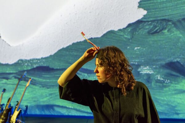 Szenenfoto aus "Plastic!" im Zirkus des Wissens der JKU (Johannes Kepler Universität) Linz