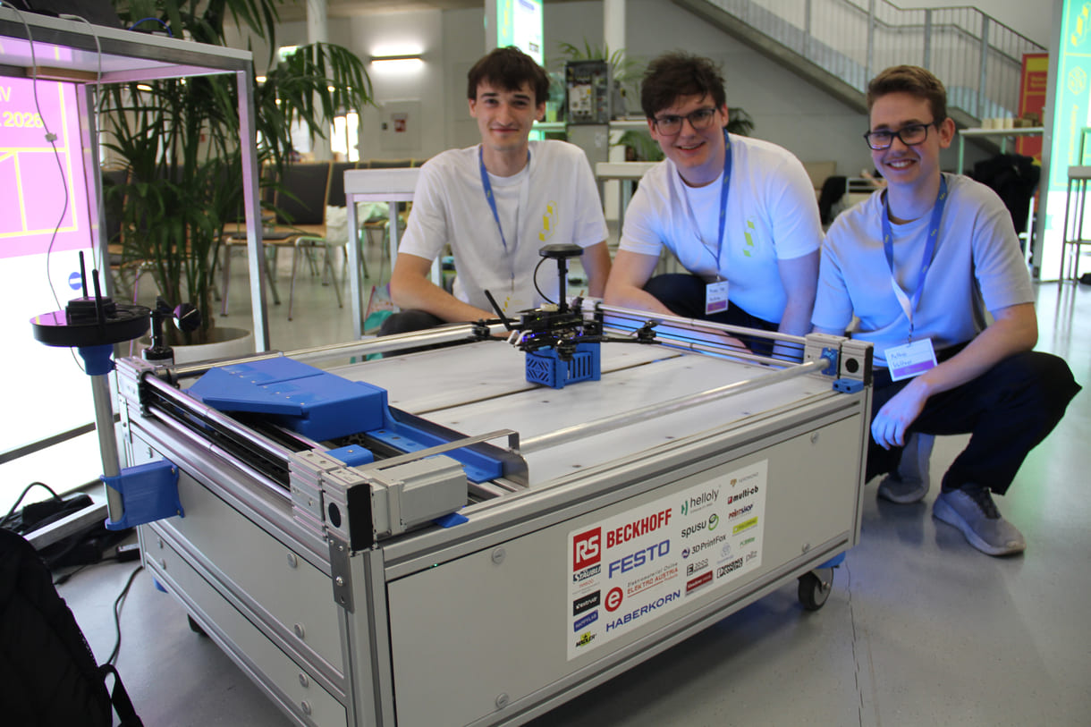 Nino wieland, Michael Erber und Mathias Waltner mit PowerAirLoop; der vierte Kollege Richard Pruckmair war bei dem Fototermin noch verhindert