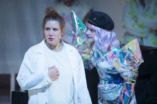 Szenenfoto aus "Maria und die Fledermaus" im Theater am Werk, Meidling