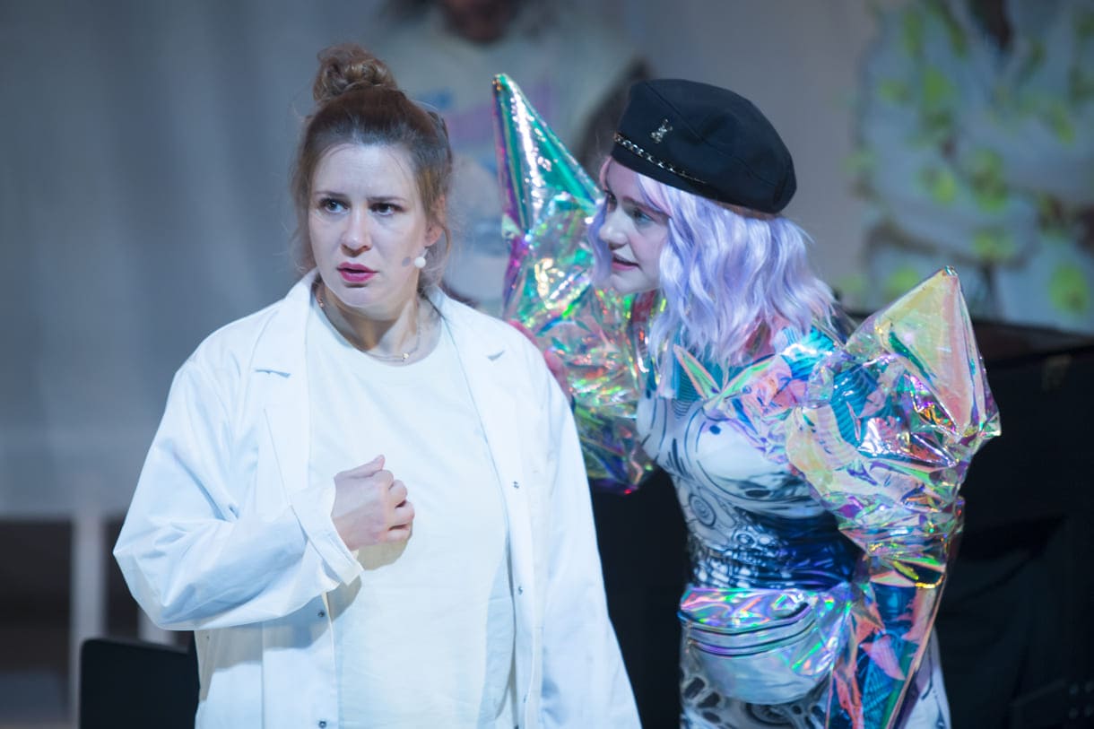 Szenenfoto aus "Maria und die Fledermaus" im Theater am Werk, Meidling