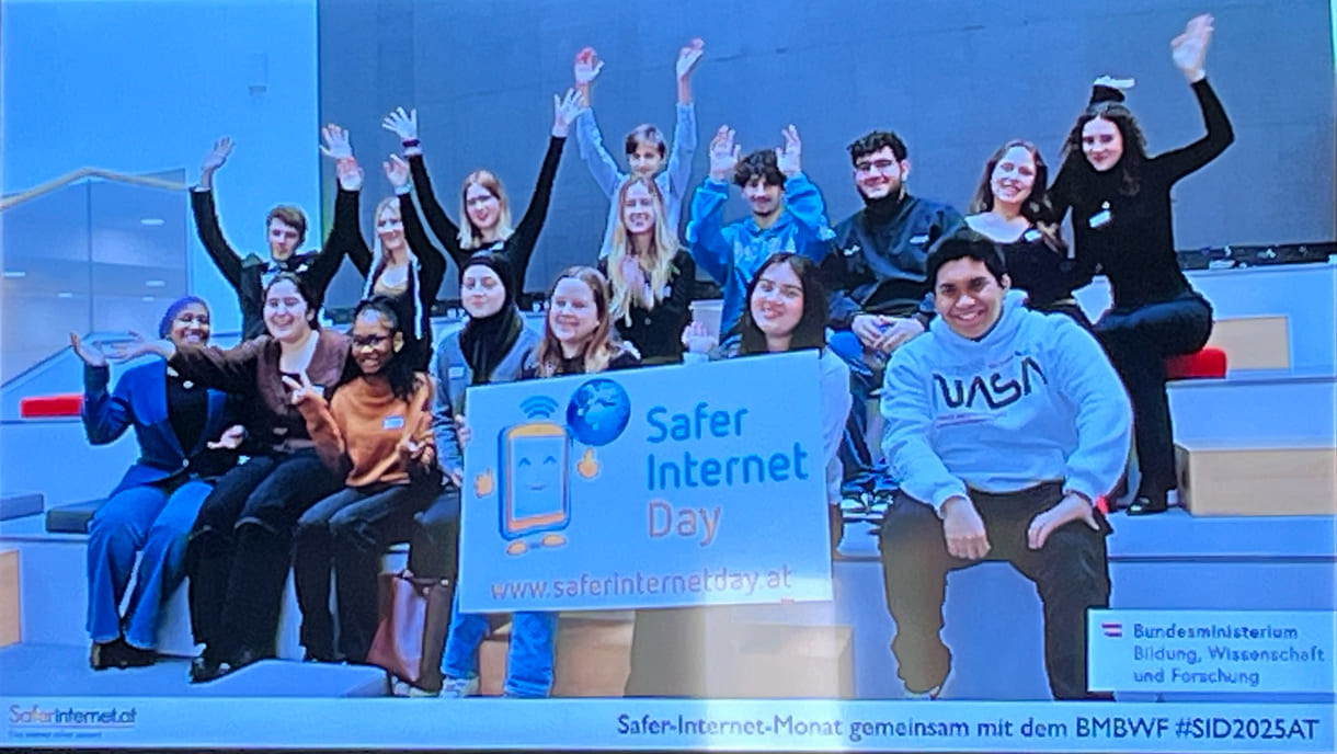 Plakat zum Safer Internet Tag 2025