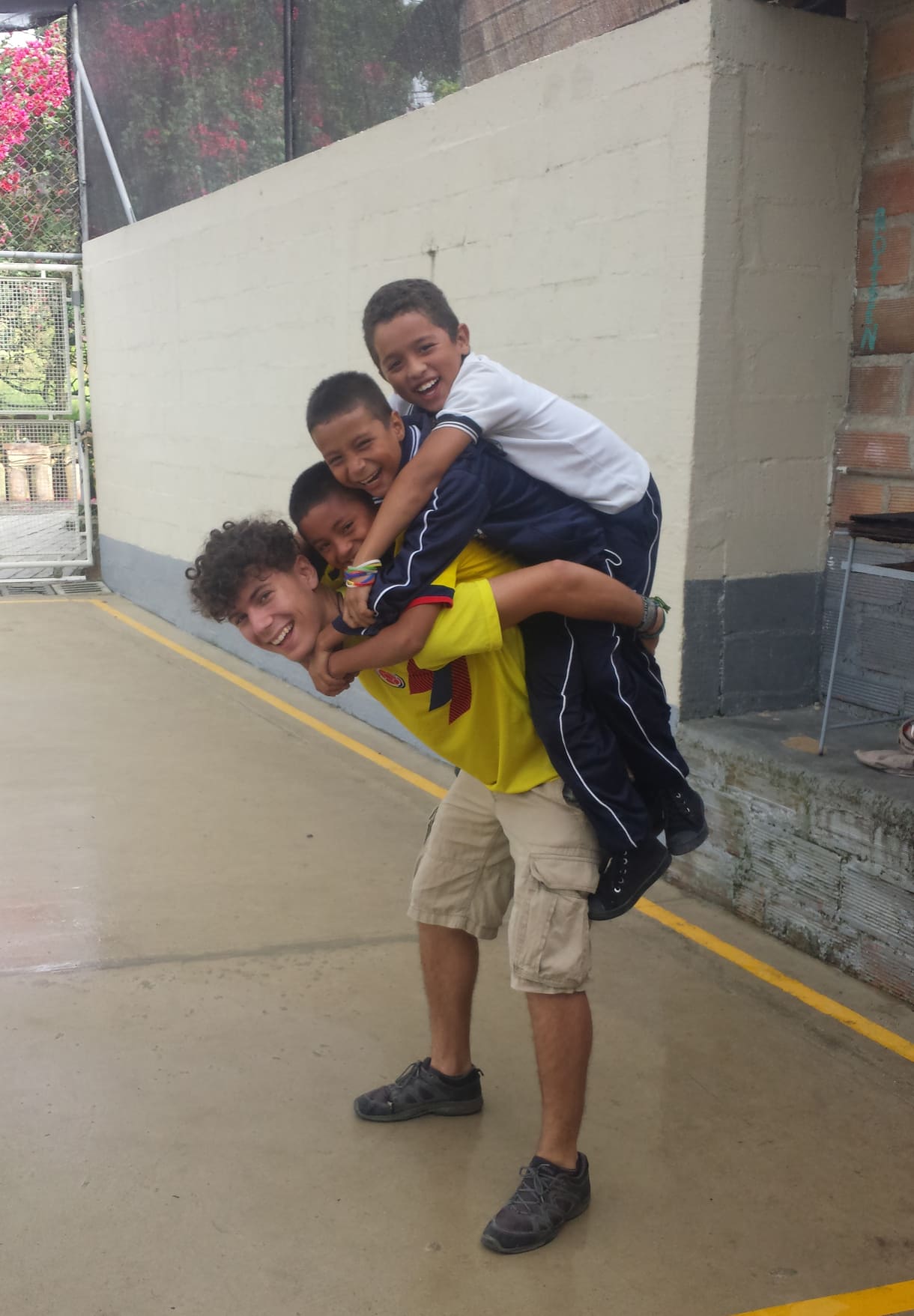 Pater Rafael Bejarano Rivera bei Don Bosco-Salesianer-Projekten in seiner Heimat Kolumbien