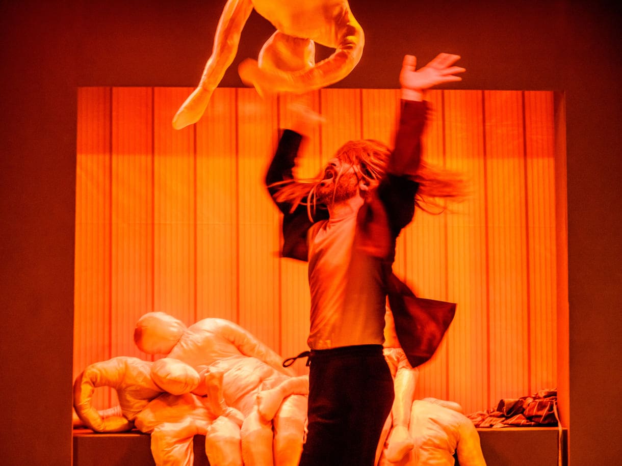Szenenfoto aus "Totentanz" im Theater Experiment (Wien)