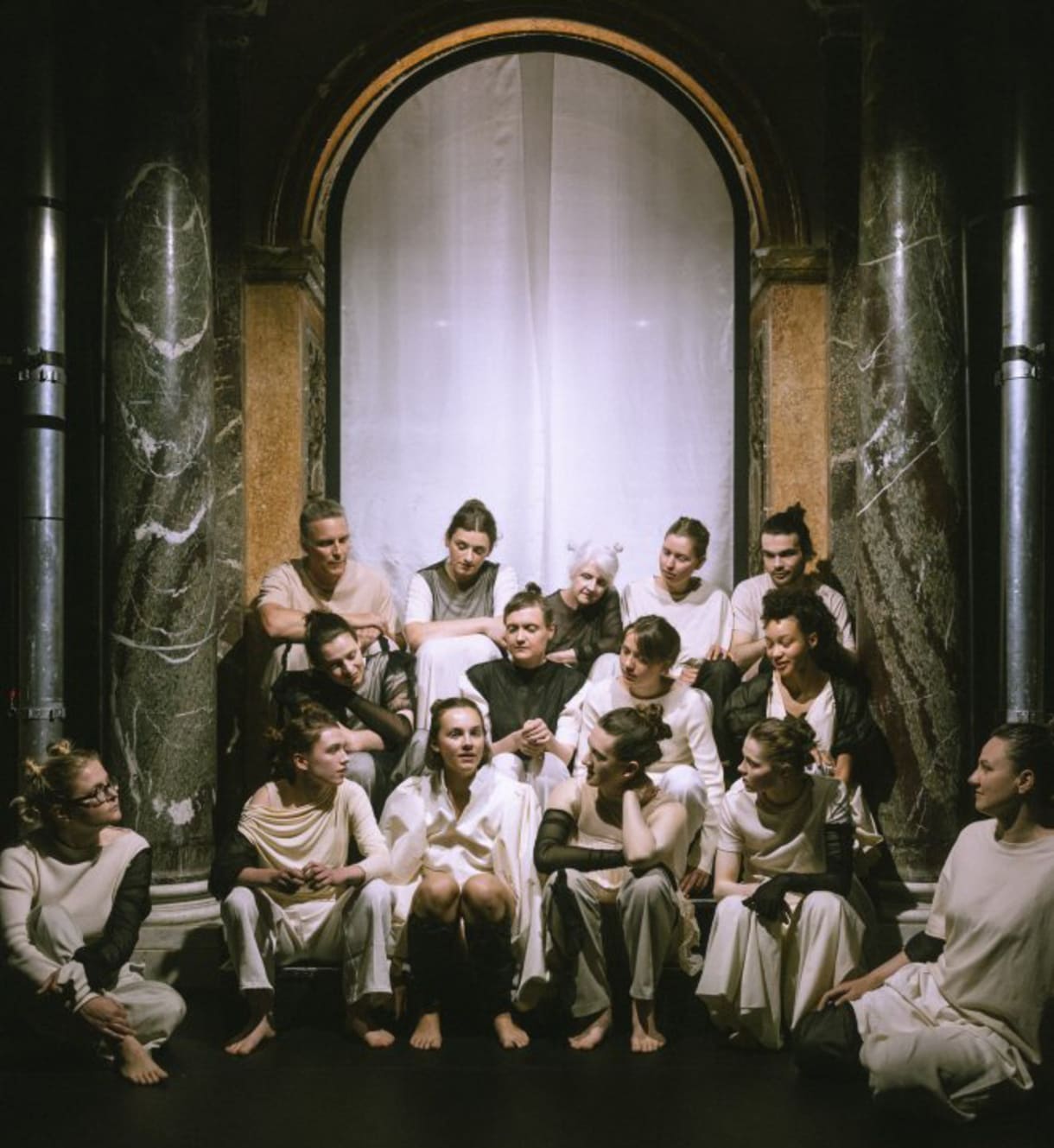 Szenenfoto aus der Performance des Burgtheater-Clubs 3: 