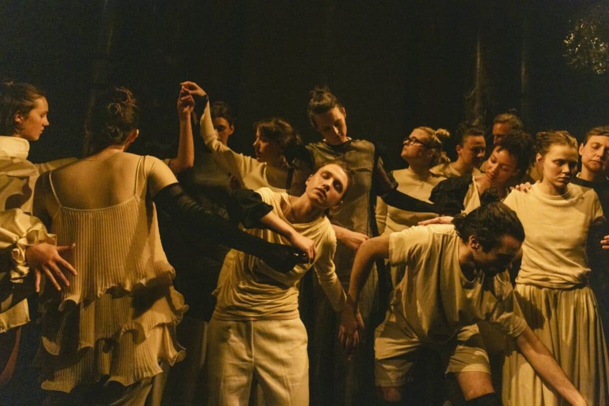 Szenenfoto aus der Performance des Burgtheater-Clubs 3: 