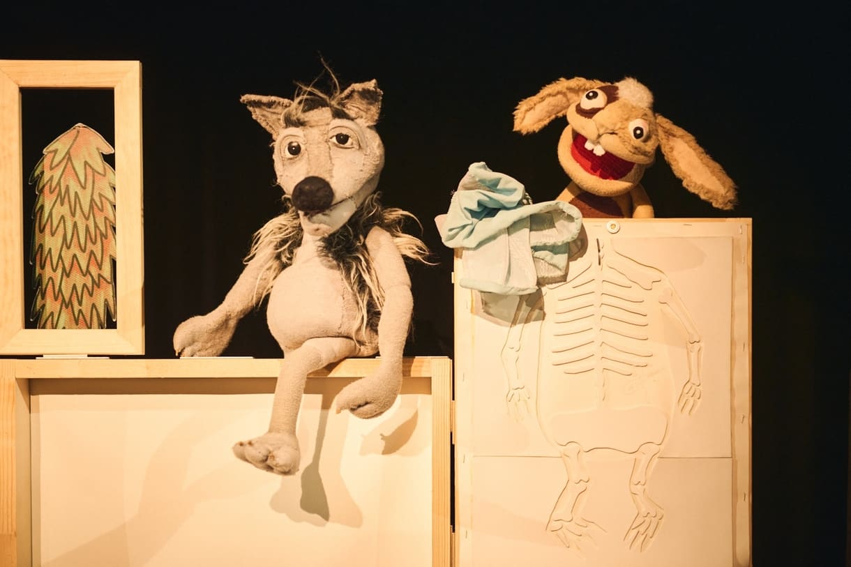 Szenenfoto aus "Wolf trifft Nager" von "Gustavs Schwestern"