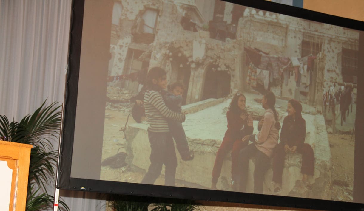 Würdigung der Gewinner-Bilderserie von Mahmoud Abu Hamda "Wings for Childhood and Peace"