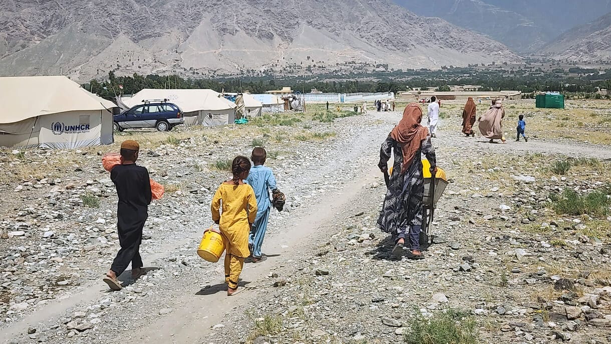 Aus Pakistan zurückgekehrte Flüchtlinge in einem Zeltlager in der afghanischen Provinz Kunar